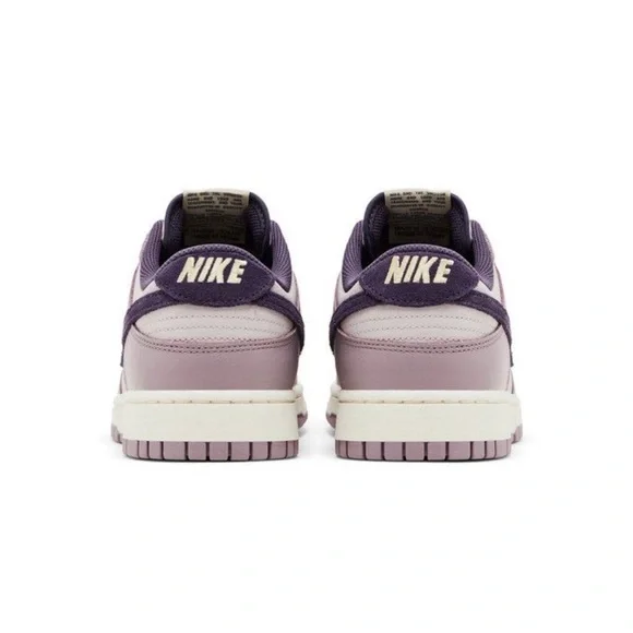 Nike DUNK LOW SE
"LIGHT VIOLET ORE" - Picture 6 of 7